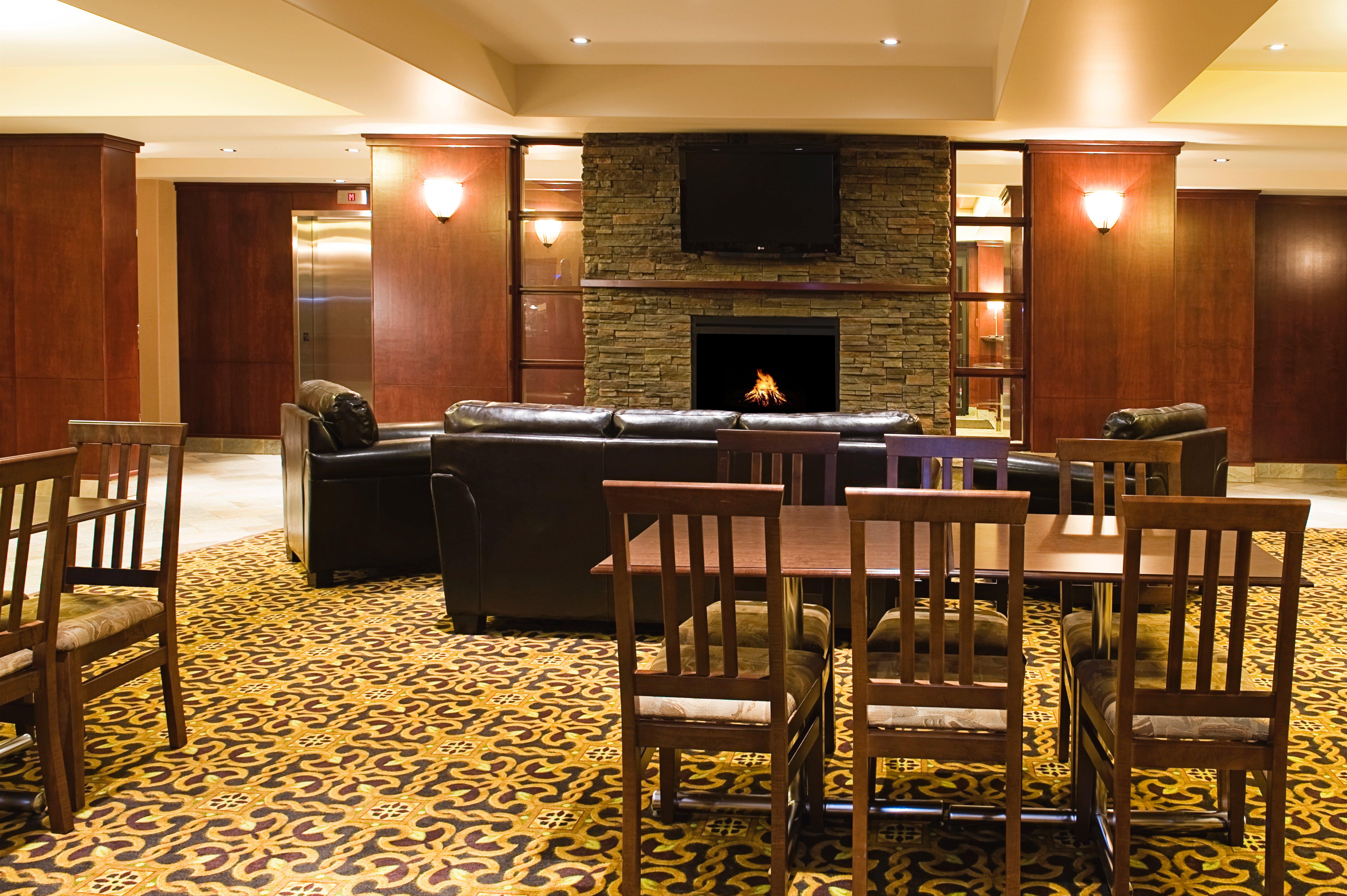 Holiday Inn Express Hotel & Suites - Slave Lake By Ihg Exteriör bild