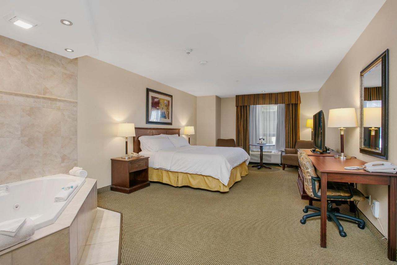 Holiday Inn Express Hotel & Suites - Slave Lake By Ihg Exteriör bild