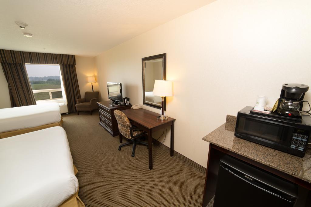 Holiday Inn Express Hotel & Suites - Slave Lake By Ihg Exteriör bild